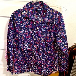 Lands’ End size 8 woman’s button down shirt